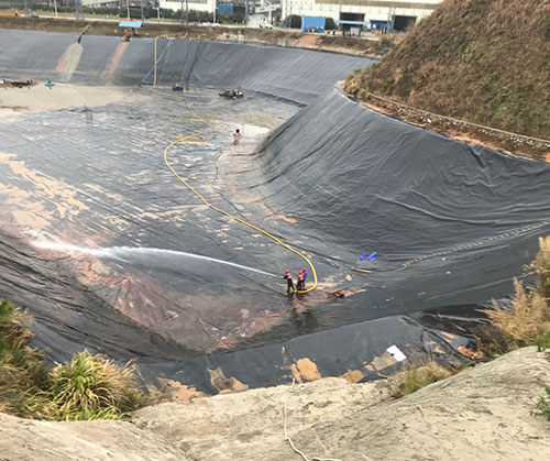 临泉废水池清理